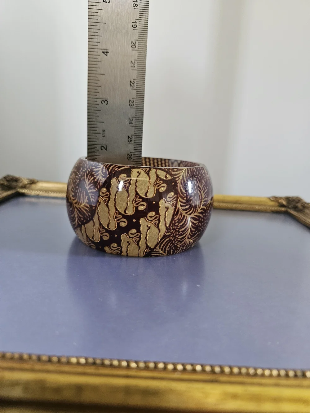 Vintage Batik Brown Floral Resin/Lucite Bangle Bracelet